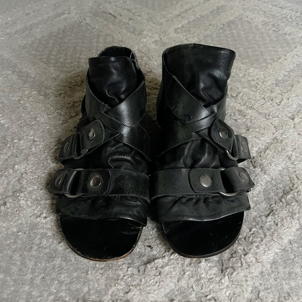 Dolce Vita Vintage Black Leather Punk Gladiator Buckle Sandals 8.5